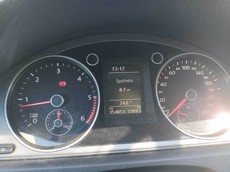 Volkswagen Passat - 2011