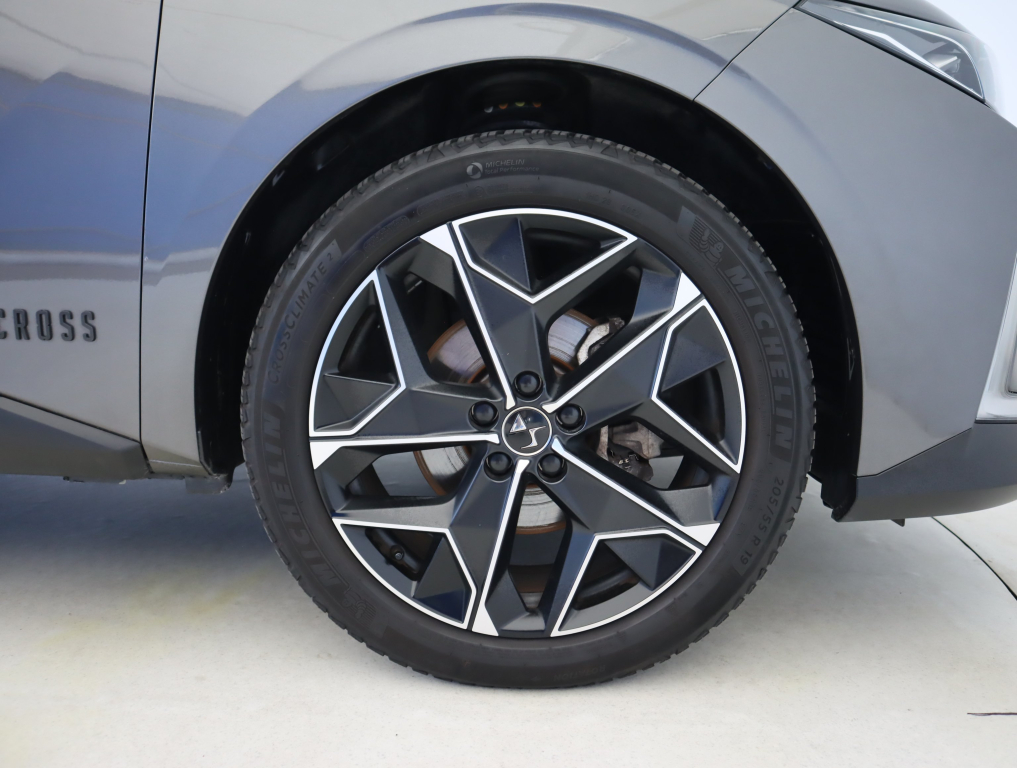 DS 4