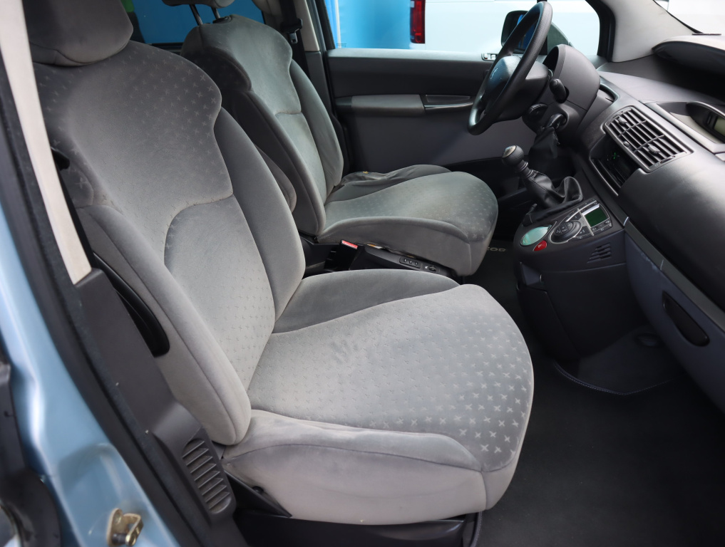Peugeot 807