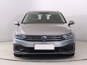 Volkswagen Passat - 2021