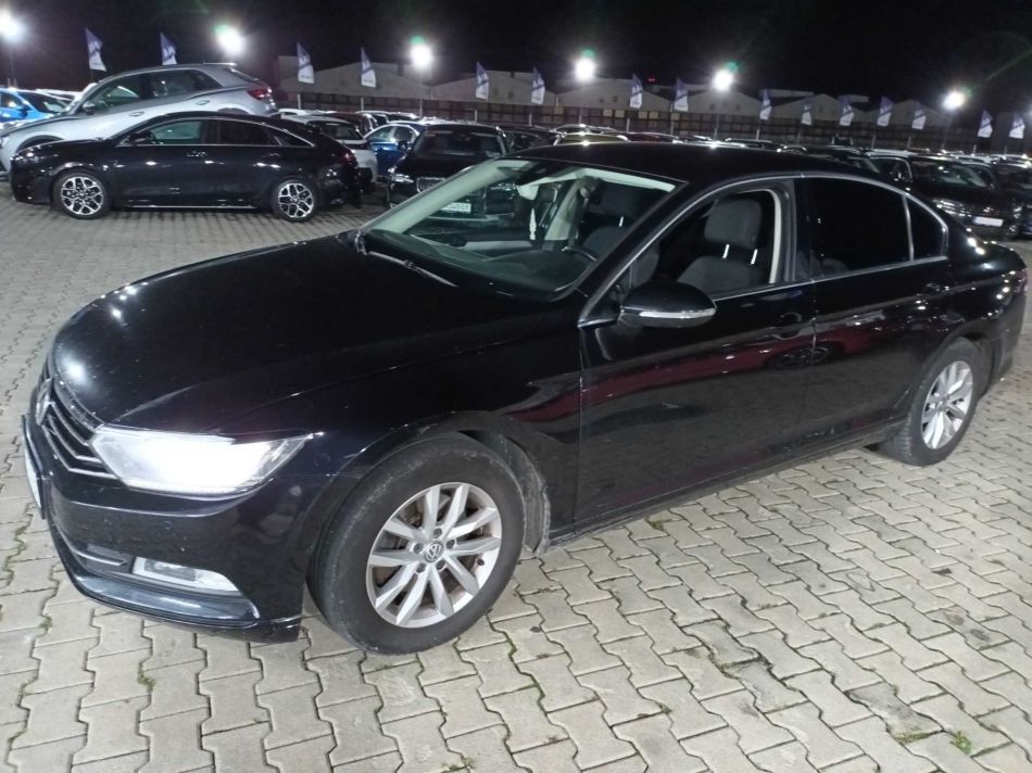 Volkswagen Passat - 2015