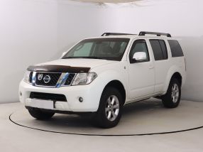Nissan Pathfinder - 2012