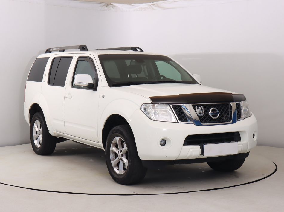 Nissan Pathfinder - 2012