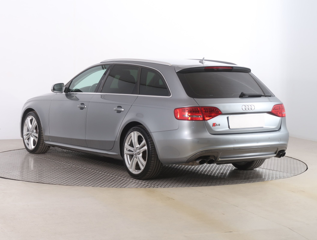 Audi S4