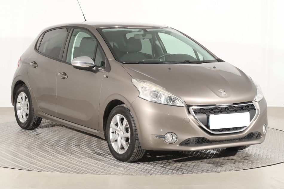 Peugeot 208 - 2015