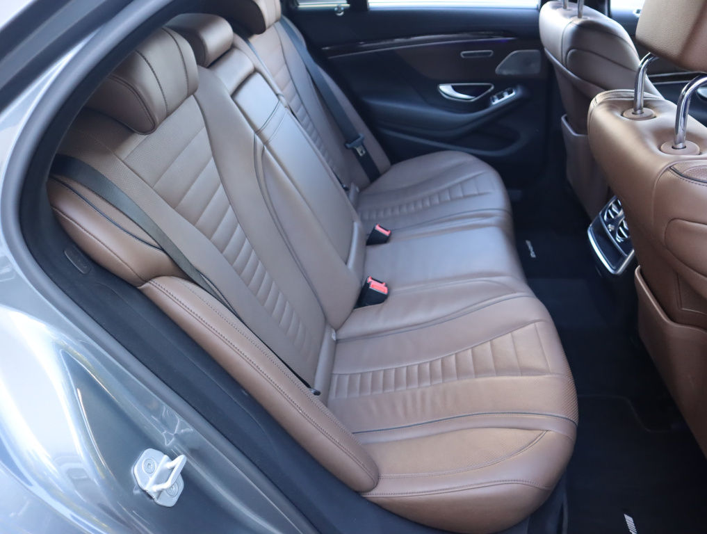 Mercedes-Benz S