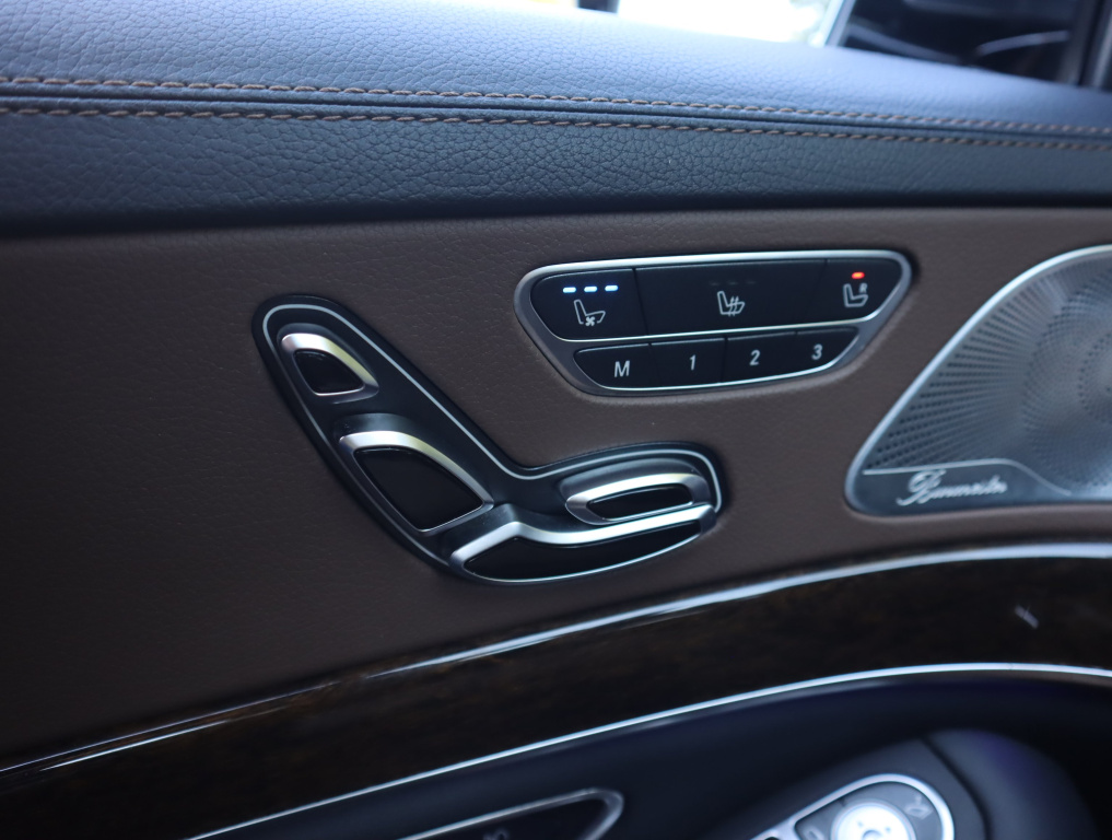 Mercedes-Benz S