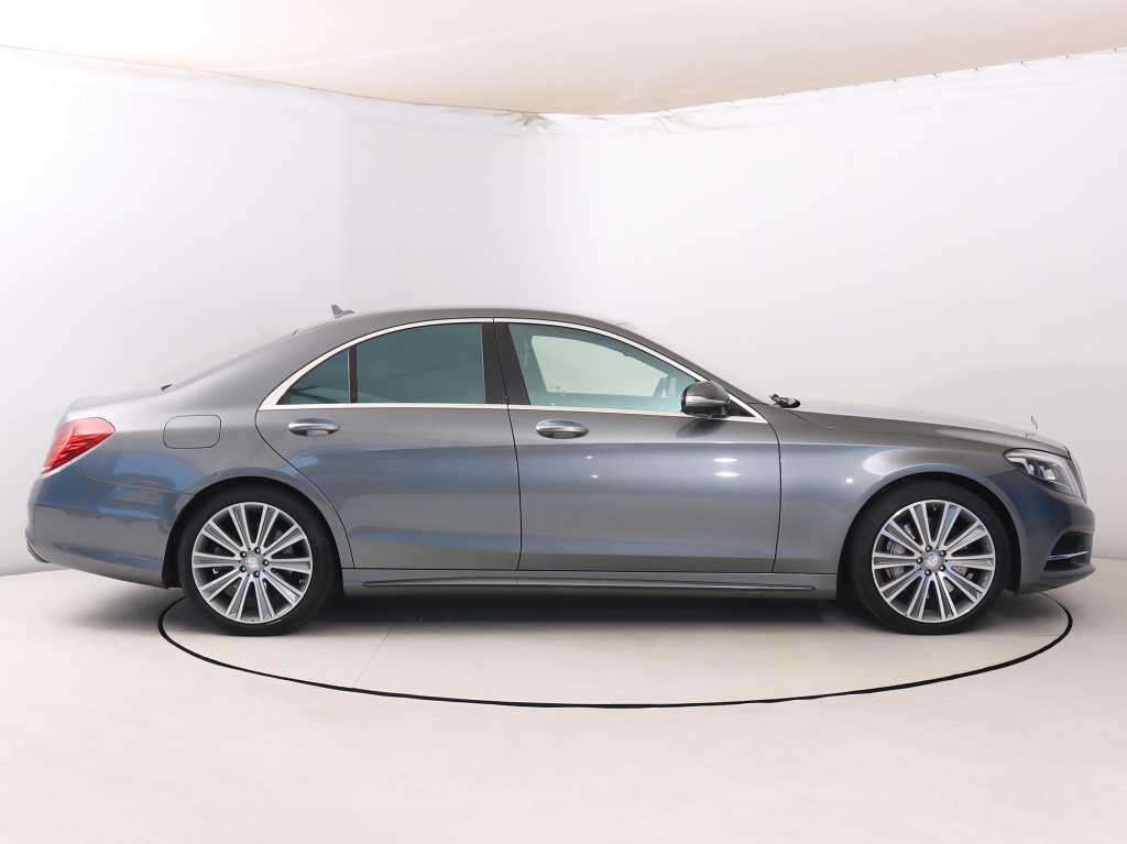 Mercedes-Benz S