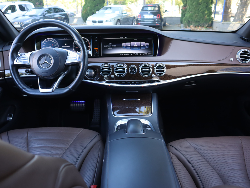 Mercedes-Benz S