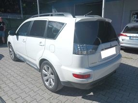 Mitsubishi Outlander - 2011