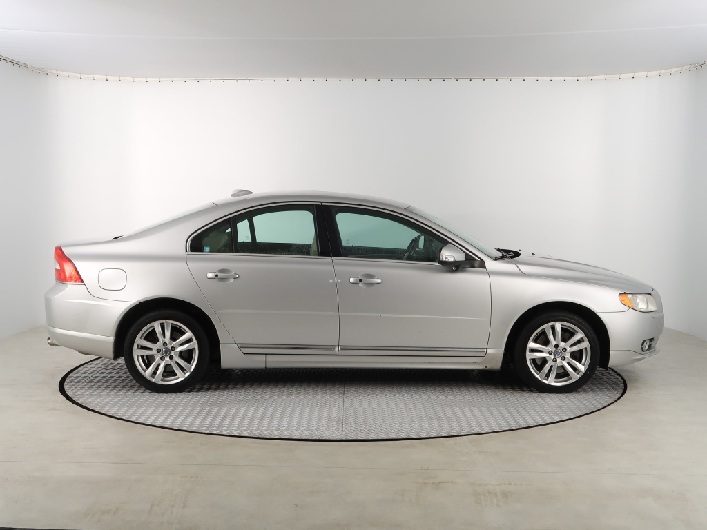 Volvo S80