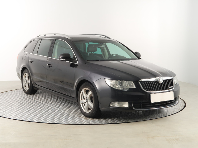 Škoda Superb, 2011
