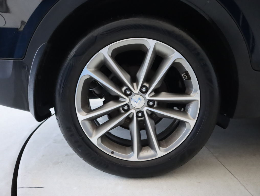 Hyundai Grand Santa Fe