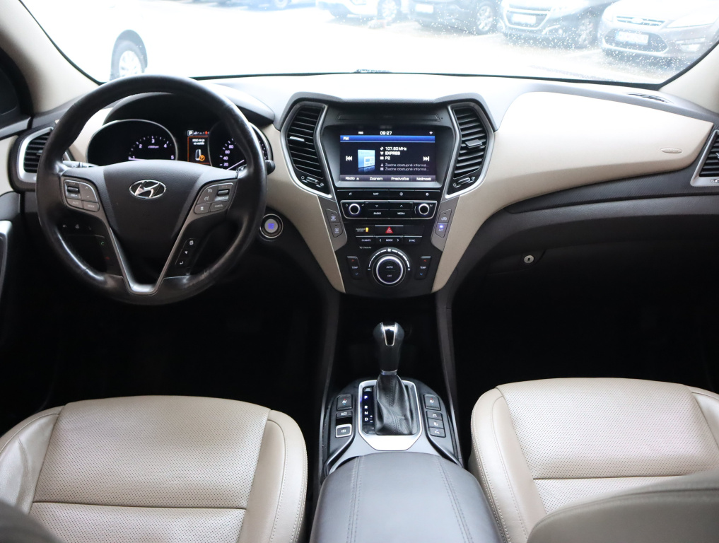 Hyundai Grand Santa Fe