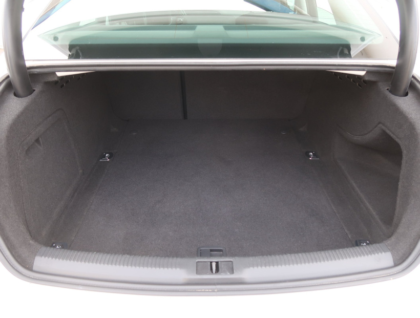 Audi A4, 2015