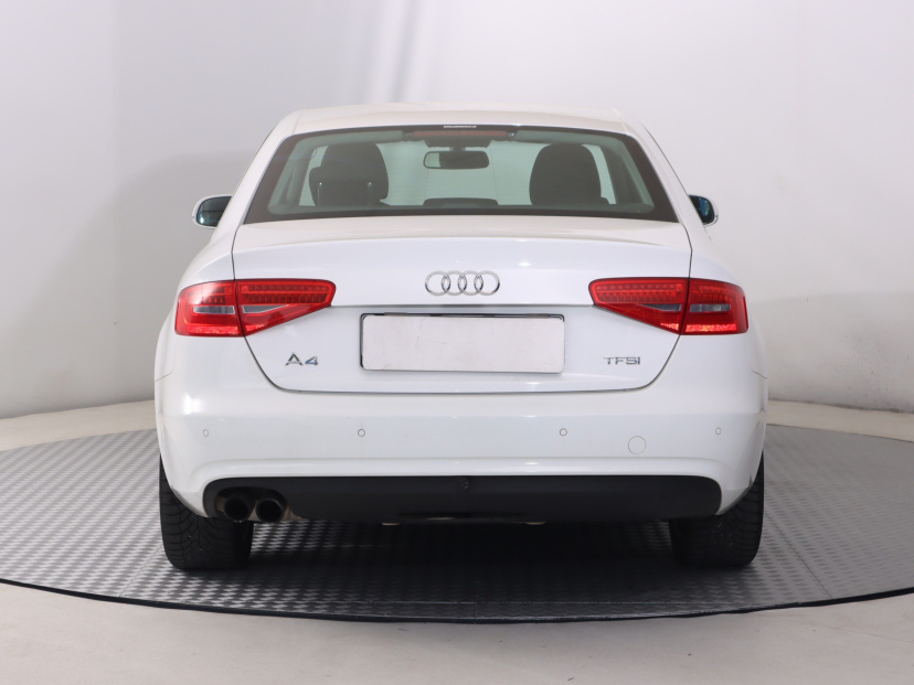 Audi A4, 2015