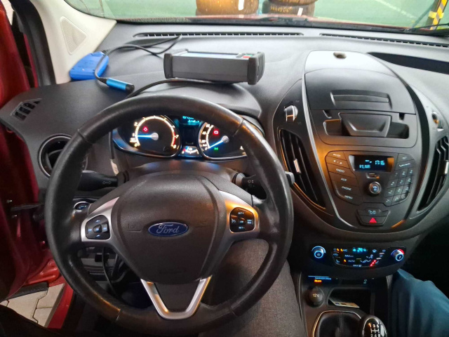 Ford Tourneo Courier 2015