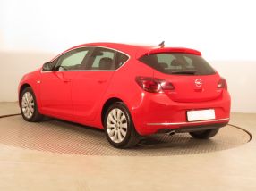 Opel Astra - 2013