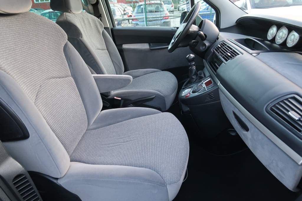 Peugeot 807