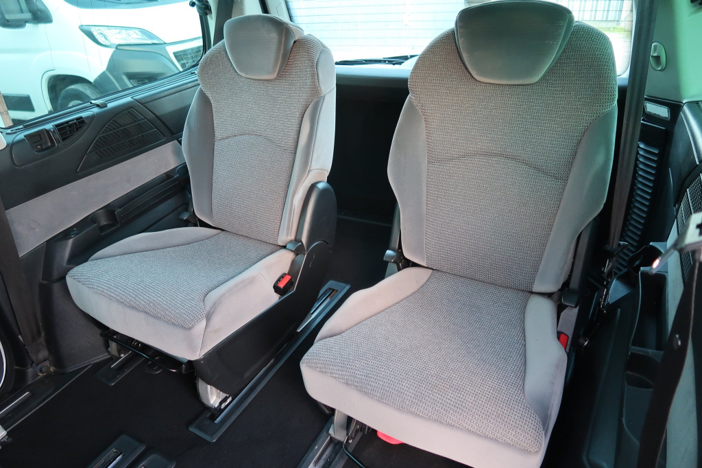 Peugeot 807
