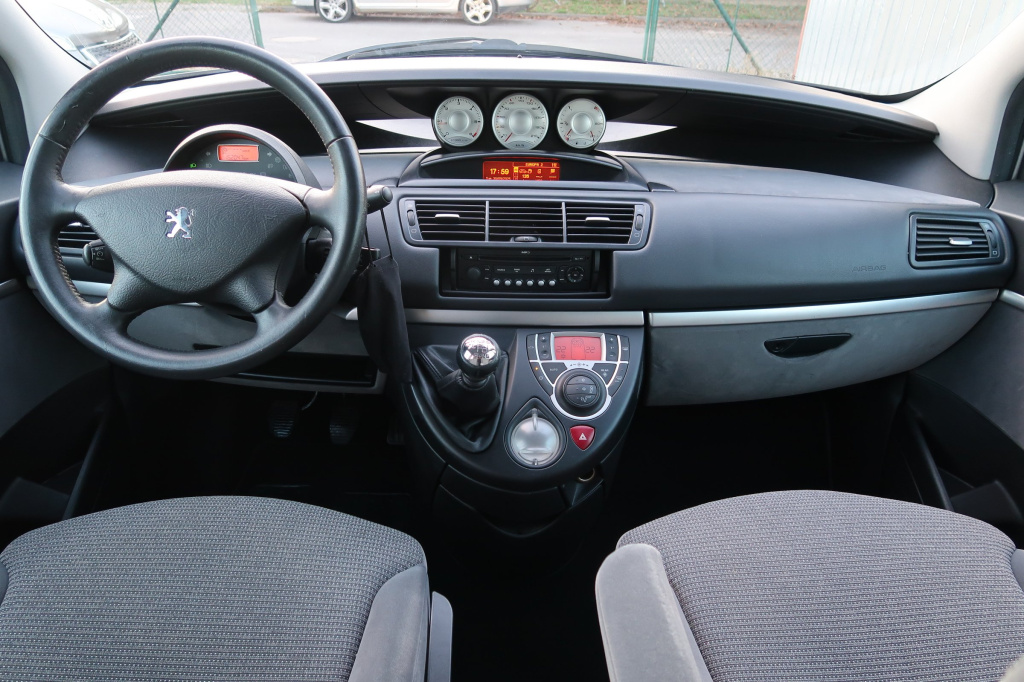 Peugeot 807