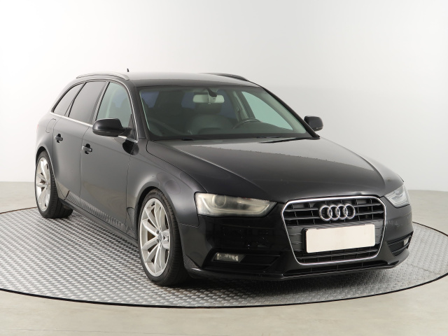 Audi A4, 2012