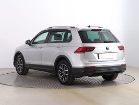 Volkswagen Tiguan - 2021