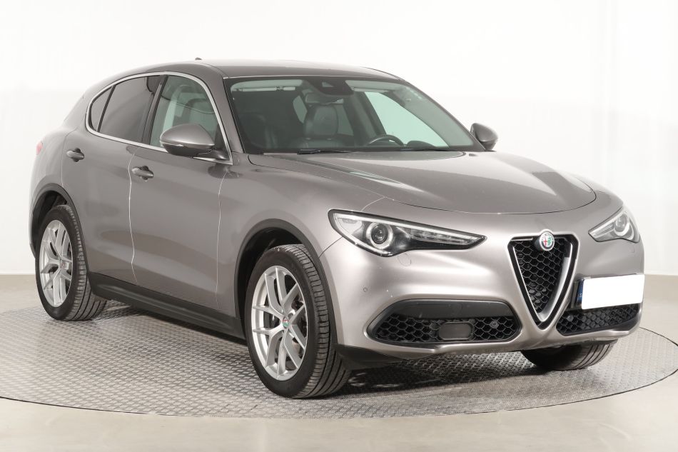 Alfa Romeo Stelvio - 2017