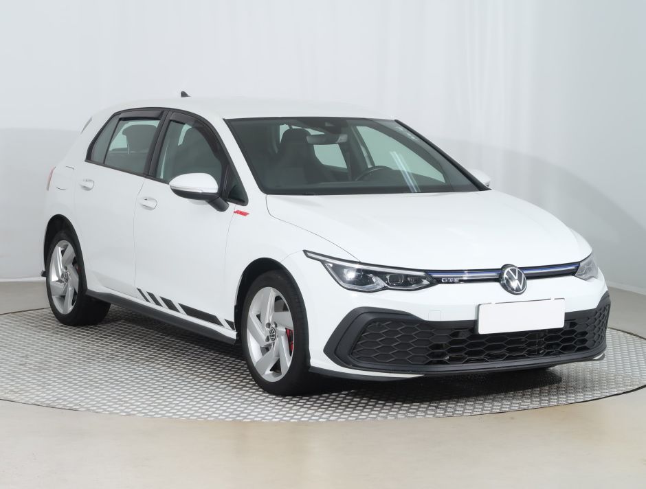 Volkswagen Golf - 2021