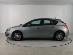 Opel Astra - 2013