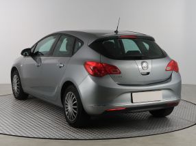 Opel Astra - 2013