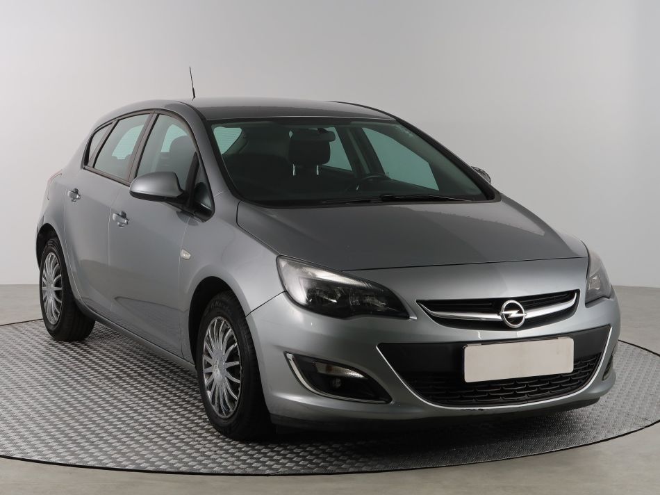 Opel Astra - 2013