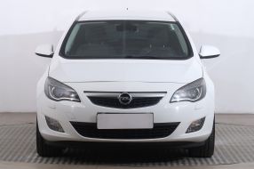 Opel Astra - 2012