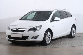 Opel Astra - 2012
