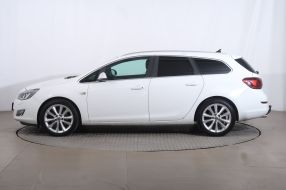 Opel Astra - 2012