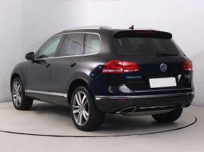 Volkswagen Touareg - 2015