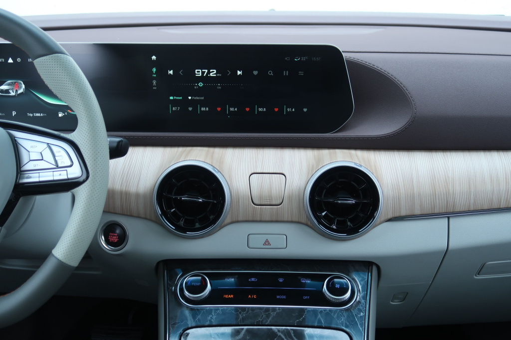 Dongfeng U-Tour