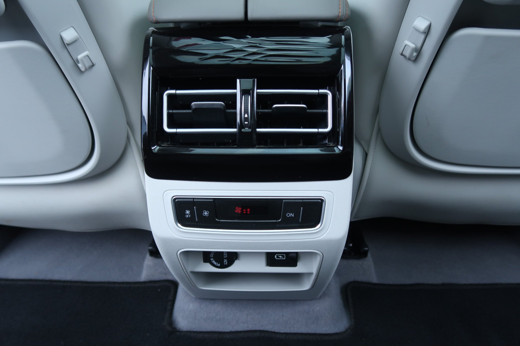 Dongfeng U-Tour