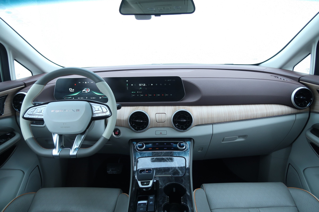 Dongfeng U-Tour