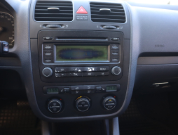 Volkswagen Golf 2004
