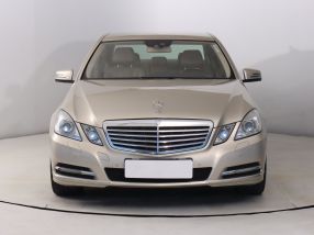 Mercedes-Benz E - 2010