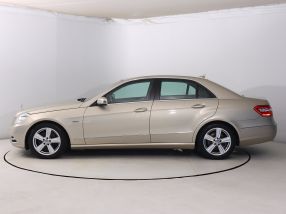 Mercedes-Benz E - 2010