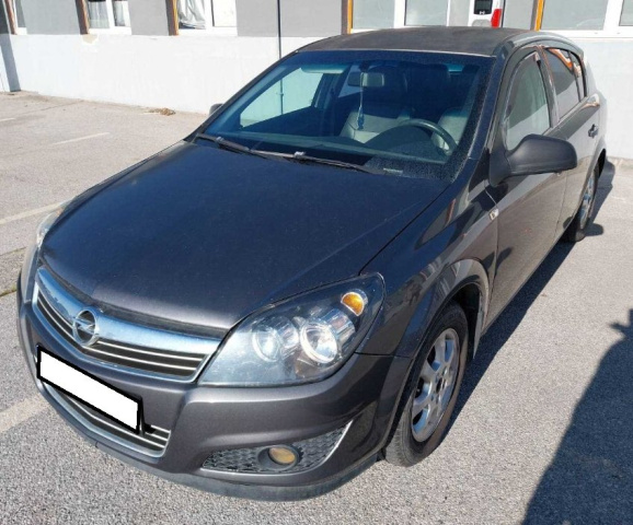 Opel Astra 2011