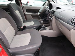 Renault Thalia 2012