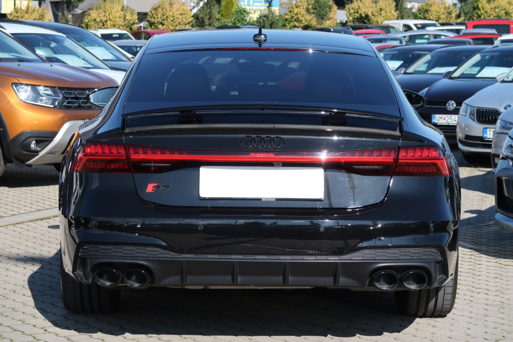 Audi S7
