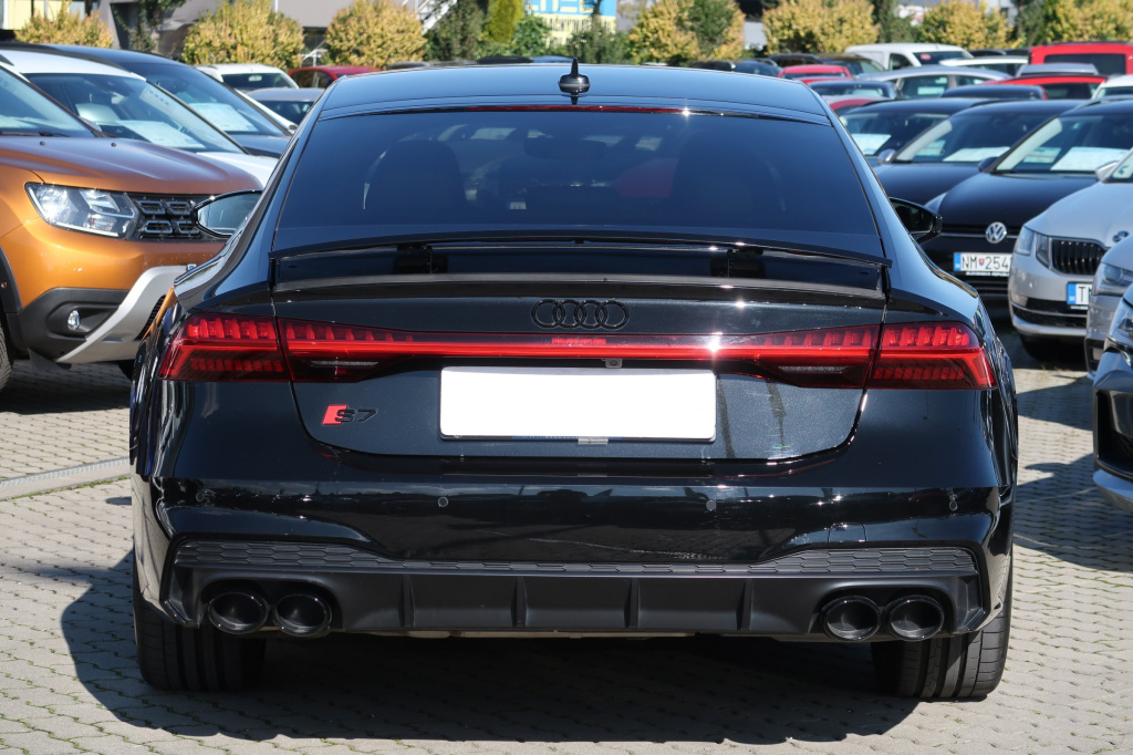 Audi S7