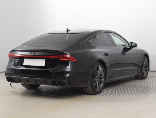 Audi S7