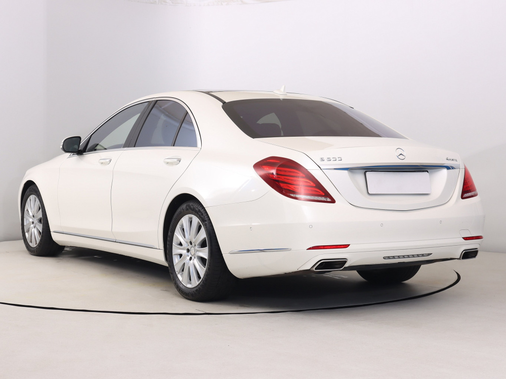 Mercedes-Benz S