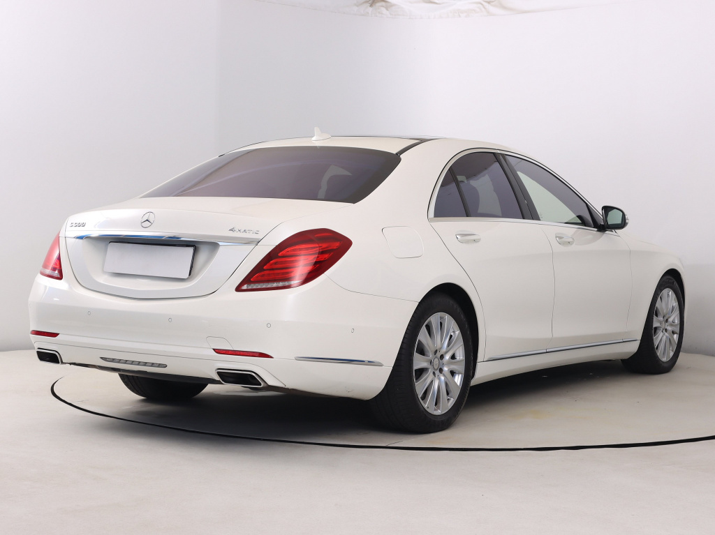 Mercedes-Benz S
