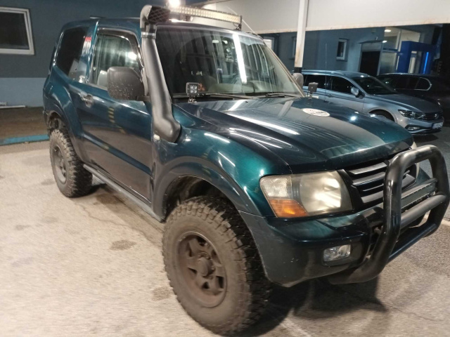 Mitsubishi Pajero 2002